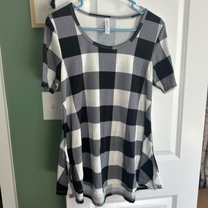 Lularoe perfect tee Black and White Plaid Short Sleeve Tee